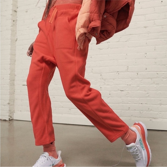 Free People FP Movement Highline Fleece Harem Pants Red NWT - Picture 3 of 14